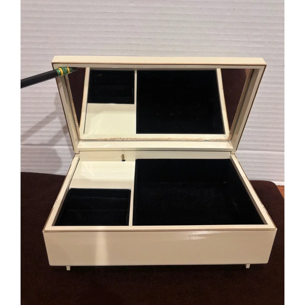 Vintage Otagiri Japan Lacquerware Music Jewelry Box Chickadee Bird Yesterday